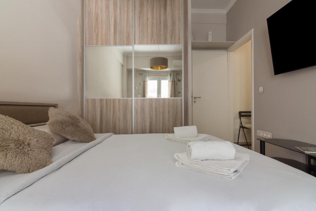 Beautiful And Spacious Apartment In Pagrati Athens Exterior photo