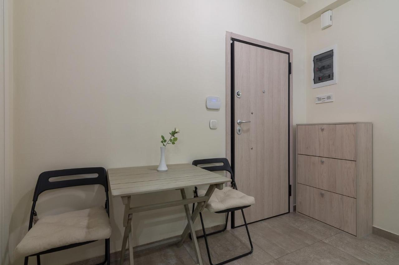 Beautiful And Spacious Apartment In Pagrati Athens Exterior photo