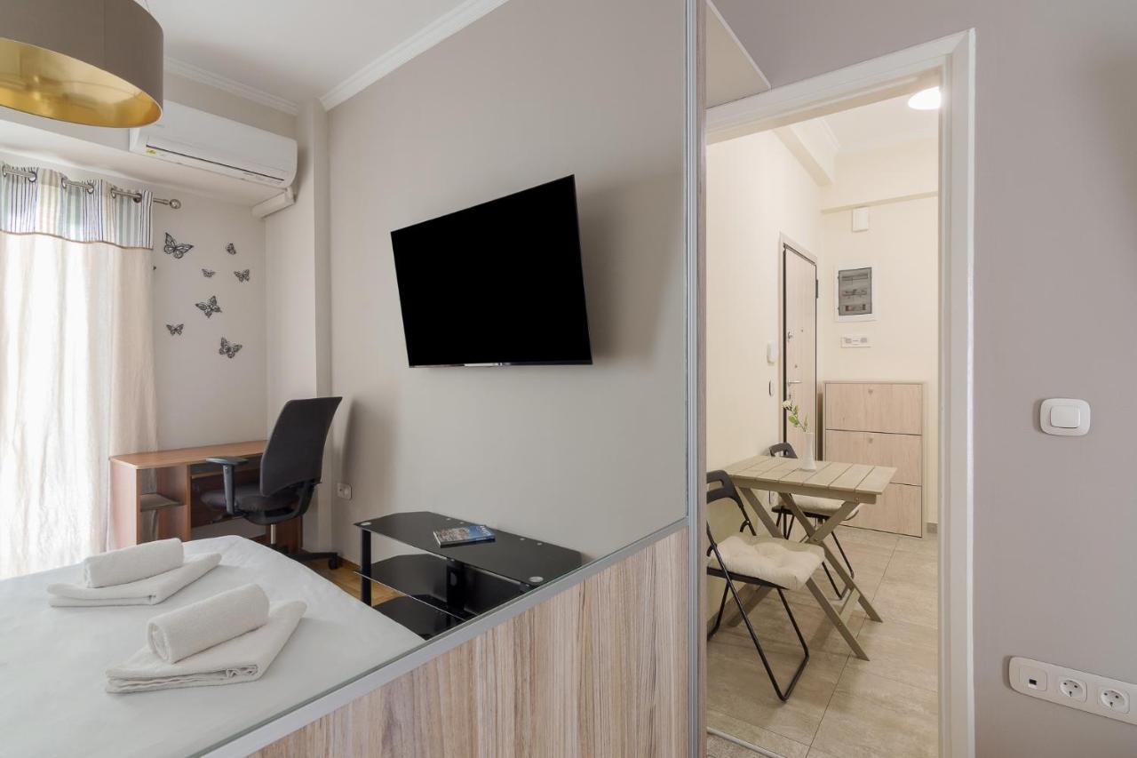 Beautiful And Spacious Apartment In Pagrati Athens Exterior photo